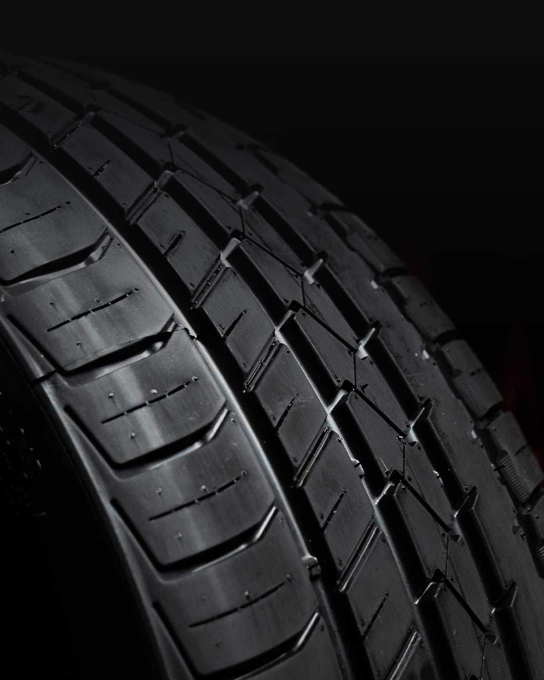 dramatic tread detail studio shot of lionhart lh five tire